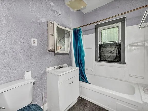 Building Photo - 3318 East Dr