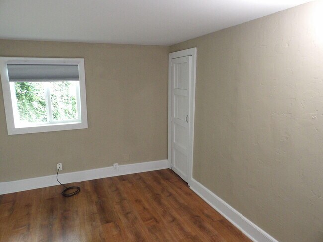 Building Photo - 611 Taylor Ave