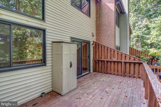 Building Photo - 5707 Waters Edge Landing Court