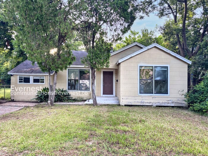 Primary Photo - 815 Roosevelt