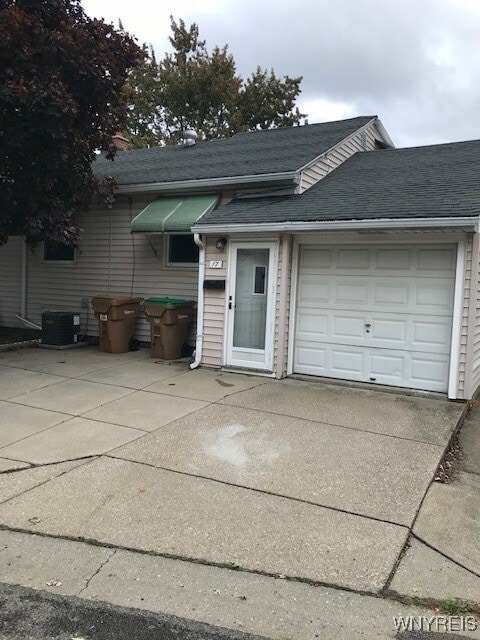 Primary Photo - 17 Starcrest Dr