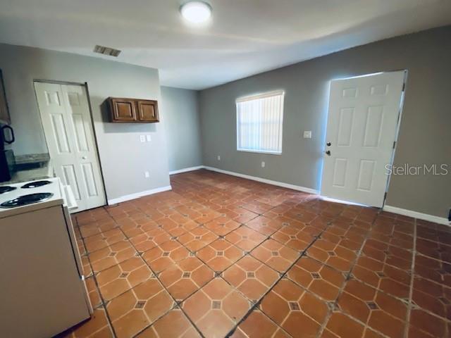 Building Photo - 9718 N Nebraska Ave