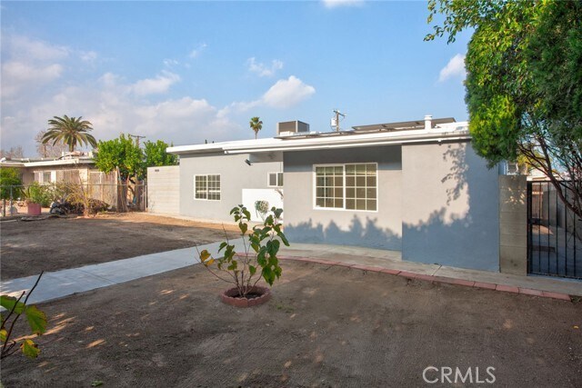 Building Photo - 9502 Laurel Canyon Blvd