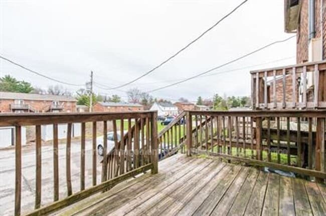 Building Photo - 209 Landings Dr
