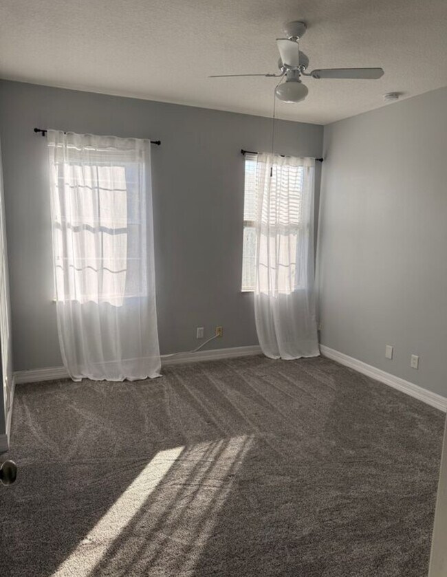 Building Photo - 531 Hedgewood Dr