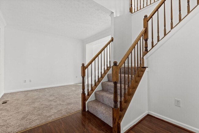 Building Photo - 4BR Columbia Home w/ Finished Basement, Deck & Open Green Space