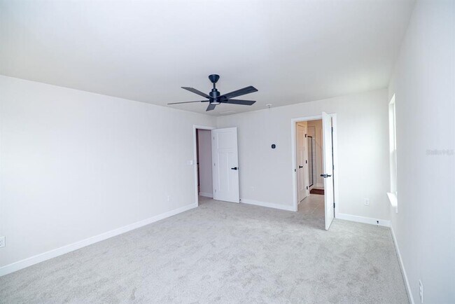 Building Photo - 233 Salt Lk Ln
