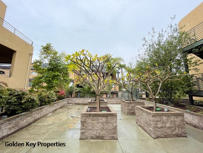 Building Photo - 4021 Canario St