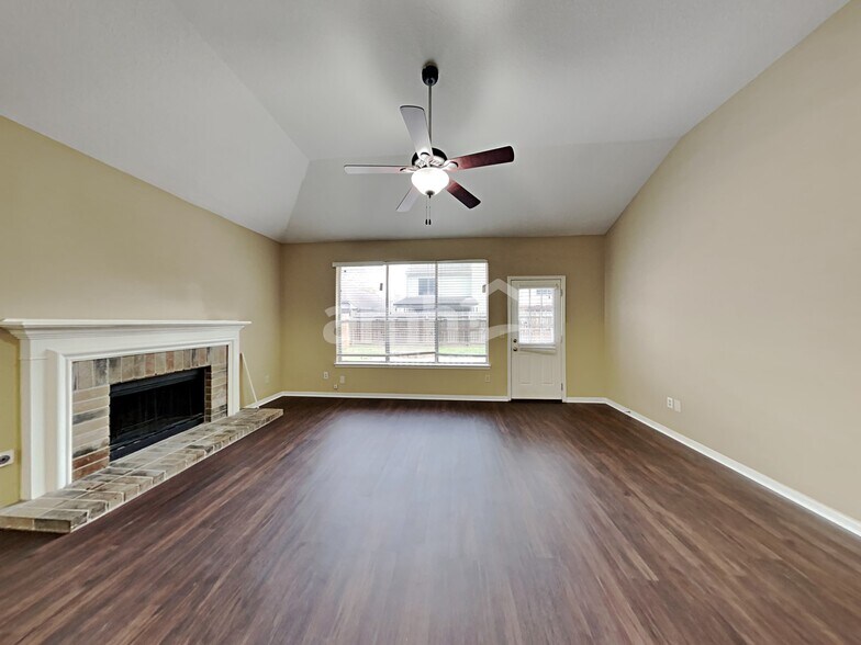 Building Photo - 2903 Linda Dr