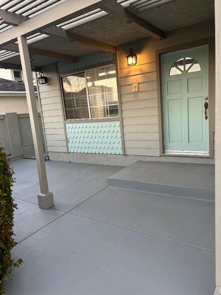 Front Patio - 1917 Warfield Ave