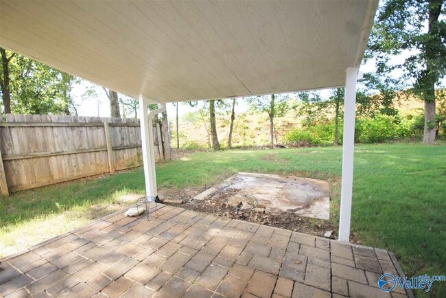 Building Photo - 252 Mountain Creek Dr