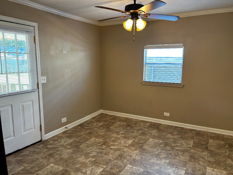 Building Photo - 105 Cardinal St