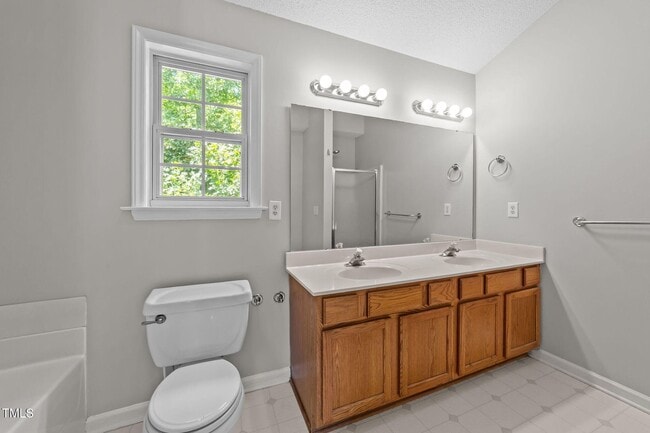 Building Photo - 108 Tarlow Ct