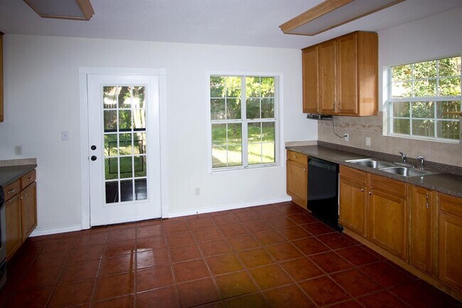 Building Photo - 5901 S 1st St