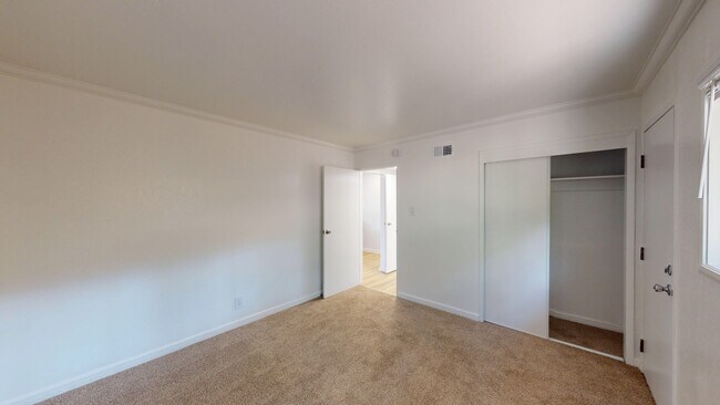 Building Photo - 7 Merrydale Rd