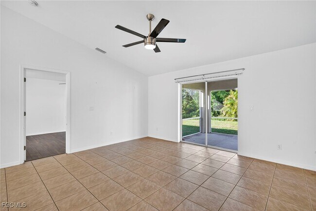 Building Photo - 710 Creuset Ave S