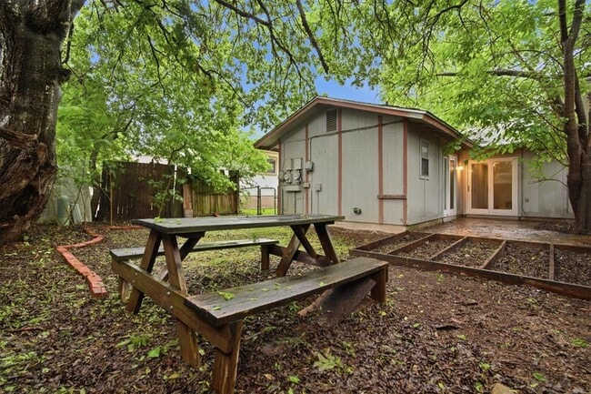 Building Photo - 6305 Emerald Forest Dr