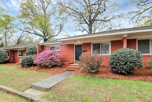 Building Photo - Charming 2BD/1BA Unit on Pecan Ave!