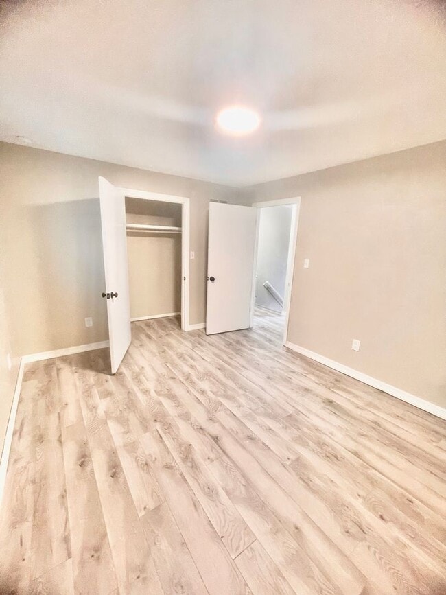 Building Photo - UPDATED 2 Bed 2 Bath-Pittsburgh Pa