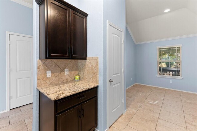 Building Photo - 244 Chickadee Ln