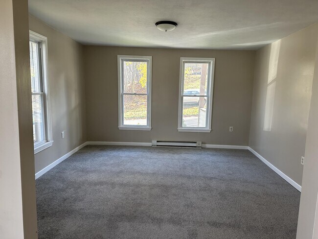 Building Photo - 108 Tower St