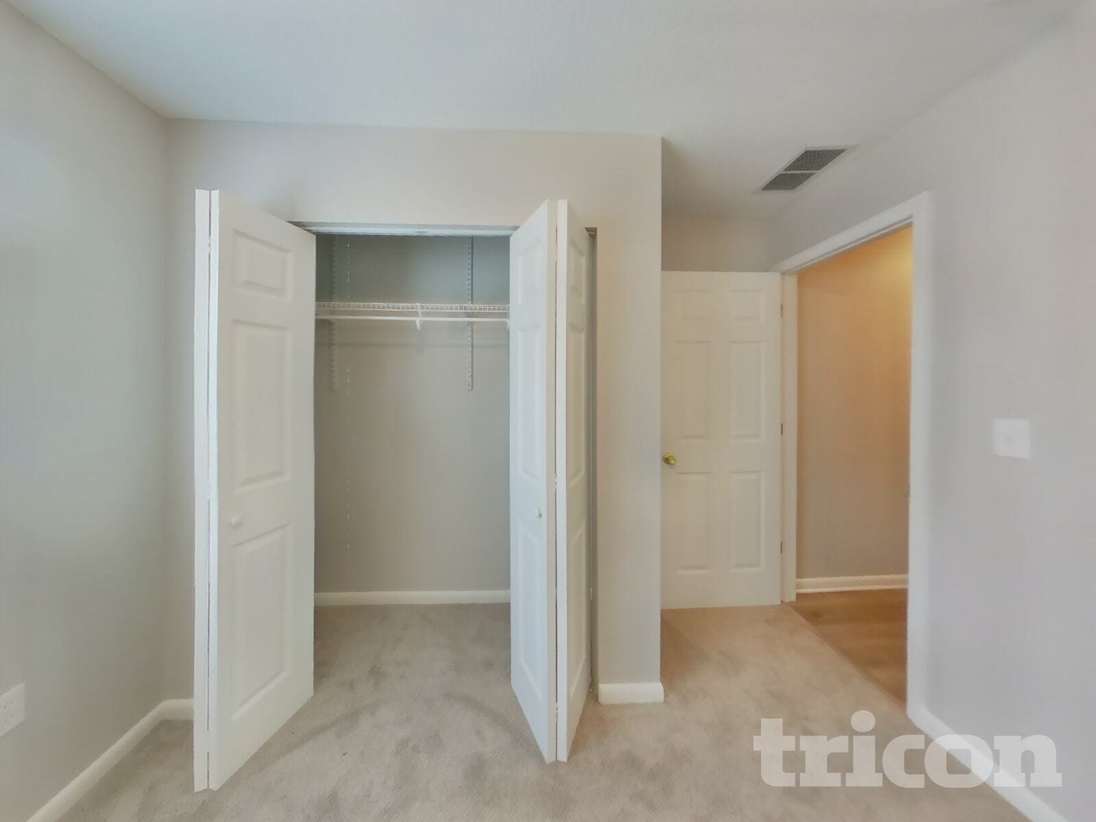 Building Photo - 2122 Center Way