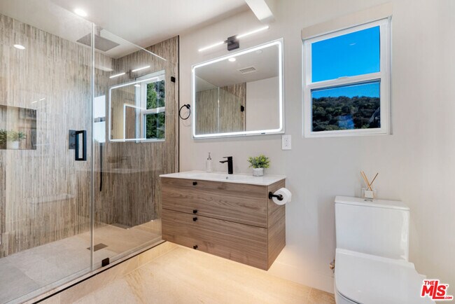 Building Photo - 7966 Mulholland Dr