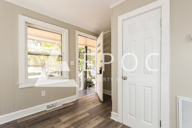 Building Photo - 1308 Madison St