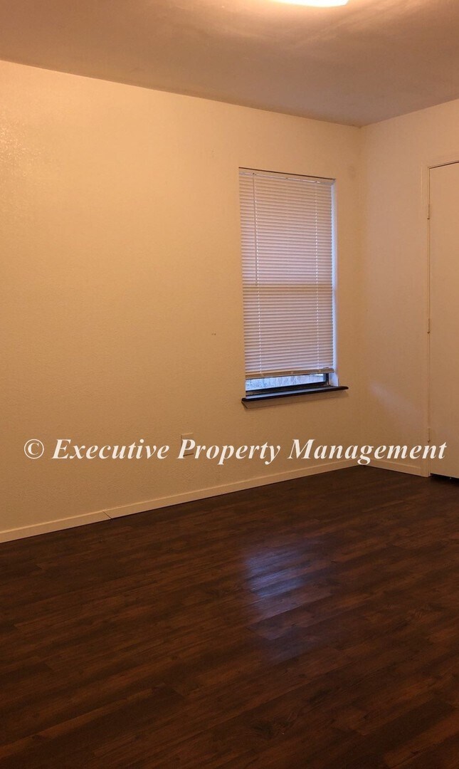 Building Photo - 1007 N 4th St