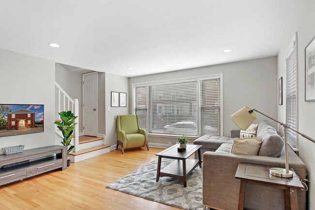 Building Photo - 5068 N Parkside Ave