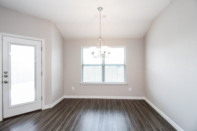 Building Photo - 6265 Thunderwing Dr