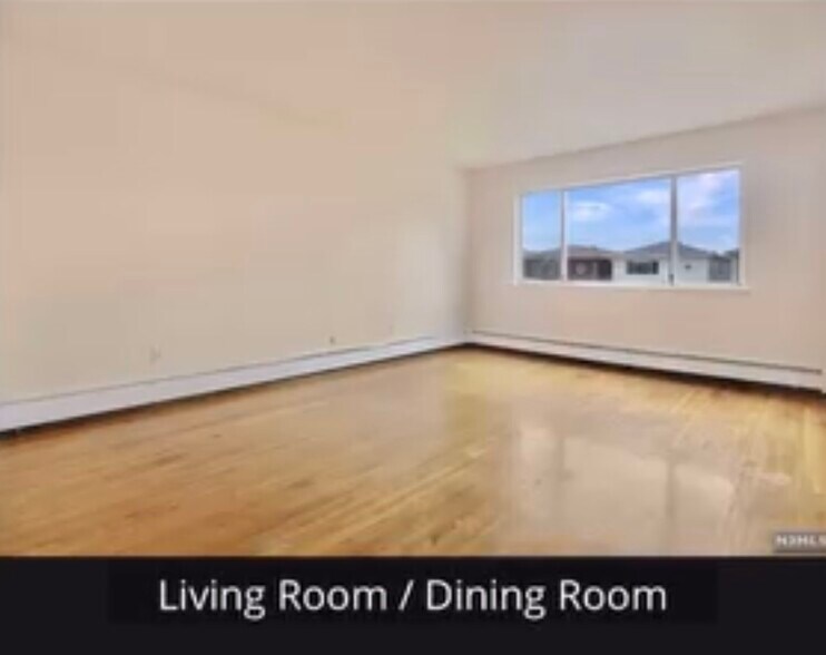 Living Room / Dining Room - 711 Bergen St