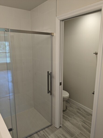 Building Photo - 5900 Cazler Ave