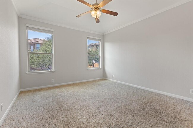 Building Photo - 506 Hummingbird Ln