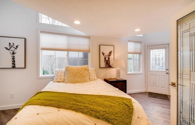 Building Photo - 2702 6th St