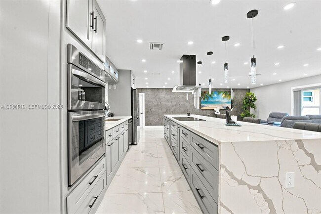 Building Photo - 821 Ramblewood Dr