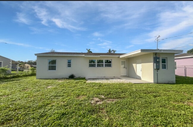 Building Photo - 2421 NW 152nd St