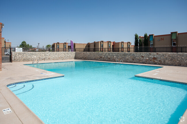 Pool - Villa Alegre Apartments