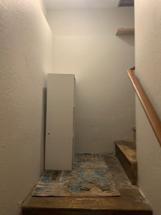 Building Photo - 3 Bedroom 2 Bath Home in Colington Availab...