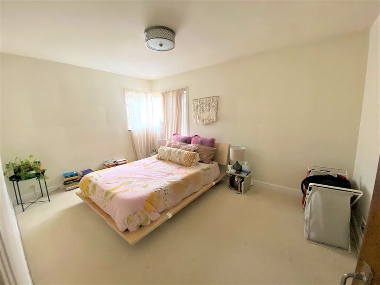Bedroom 1 - 1614 Ferndale Pl