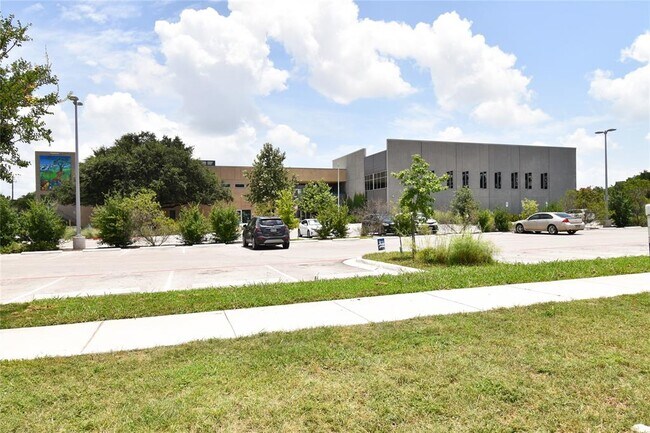 Building Photo - 6027 Bluebell Cir