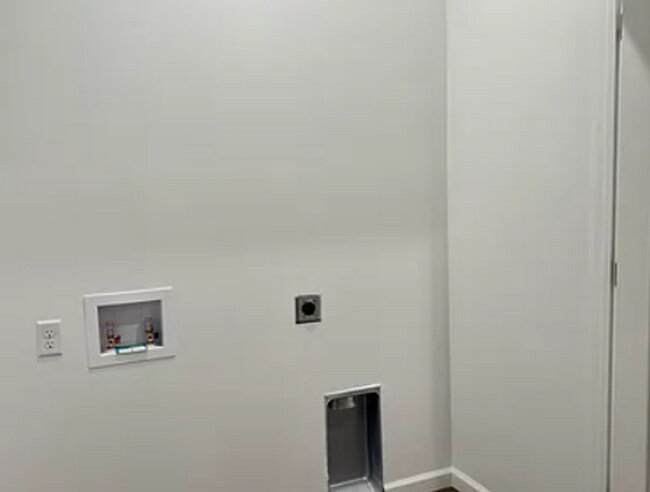 Building Photo - 1120/1122 Carl Rd