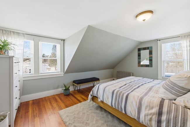 Building Photo - 26 Snow St