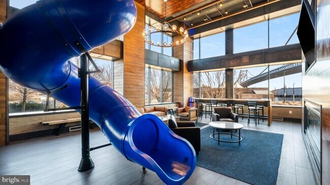 Building Photo - 235 N Christopher Columbus Blvd