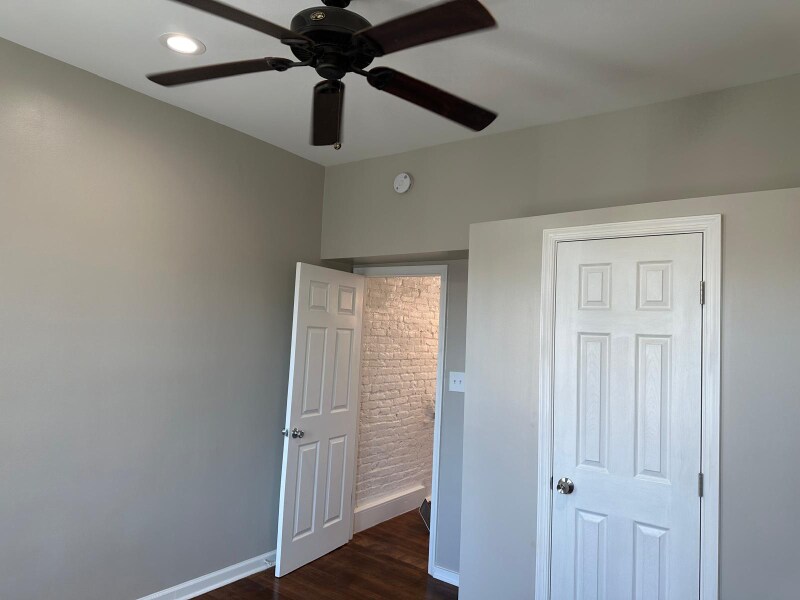 Building Photo - 1204W Cross St