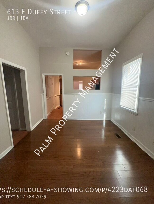 Building Photo - 613 E Duffy St