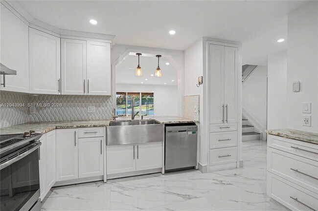Building Photo - 16240 SW 75th St