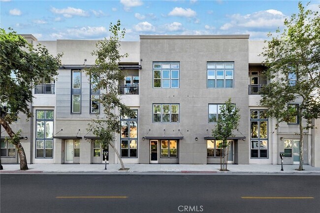 Building Photo - 210 N Spurgeon St