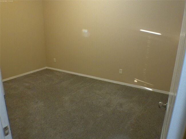 Building Photo - 20207 Emerald Cliff Ln