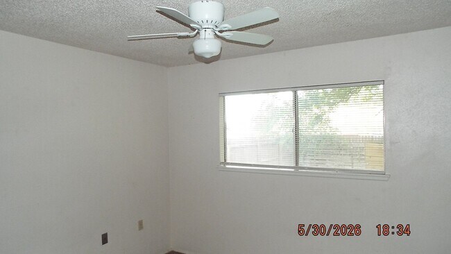 Building Photo - 7810 Lazy Forest Dr